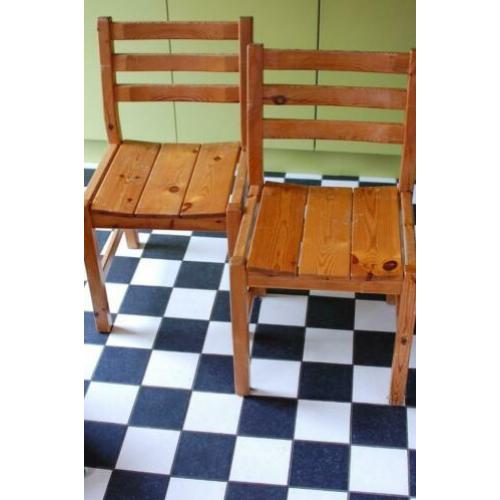 Gratis ophalen 2 originele Lundia eetkamerstoelen