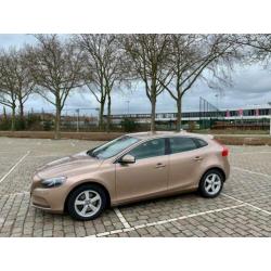 Volvo v40 t4 summum - 180pk - winter + business + light pack