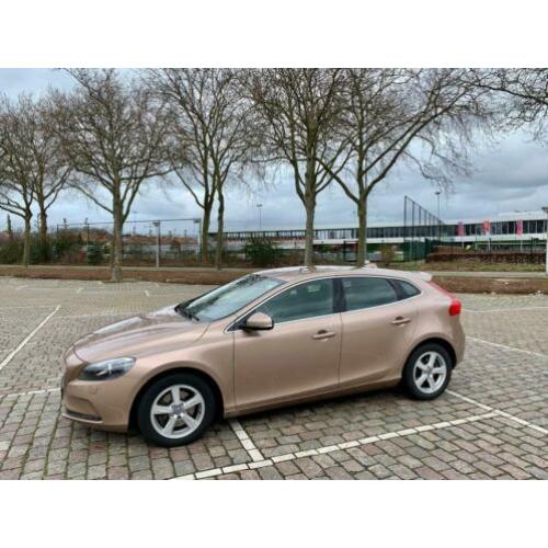 Volvo v40 t4 summum - 180pk - winter + business + light pack