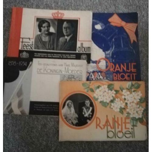 4 boeken over het koninklijk huis
