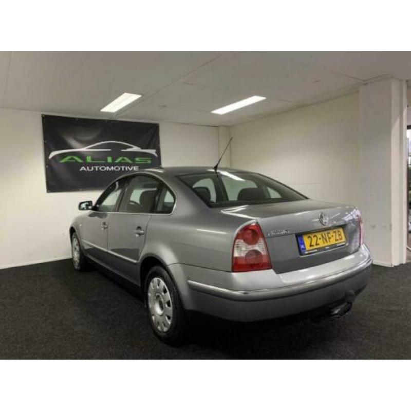 Volkswagen Passat 2.0-20V Arctic 2003 Grijs AIRCO / APK 2020