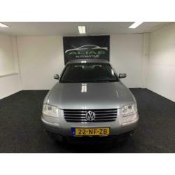 Volkswagen Passat 2.0-20V Arctic 2003 Grijs AIRCO / APK 2020