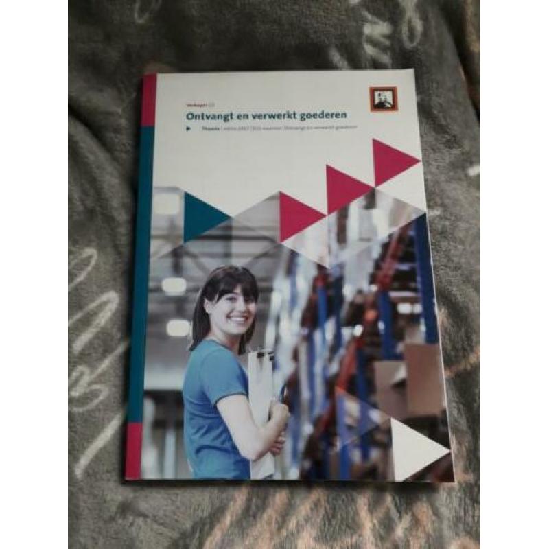 4 boeken voor verkoopmedewerker niveau 2