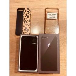 Apple iPhone 8 Plus Space Grey 64GB + hoesjes