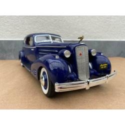 1:18 - Cadillac V-16 Aerocoupe