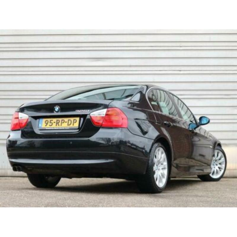 BMW 3-serie 325i Dynamic Executive NL/NAP/Cruise/Climate/PDC