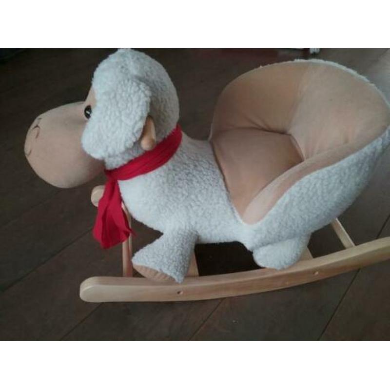 Schommelschaap met geluid
