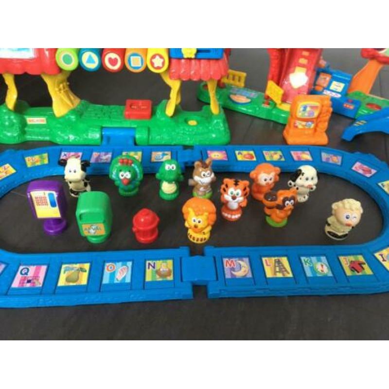 Vtech Smartville treinstation met veel dieren en accessoires