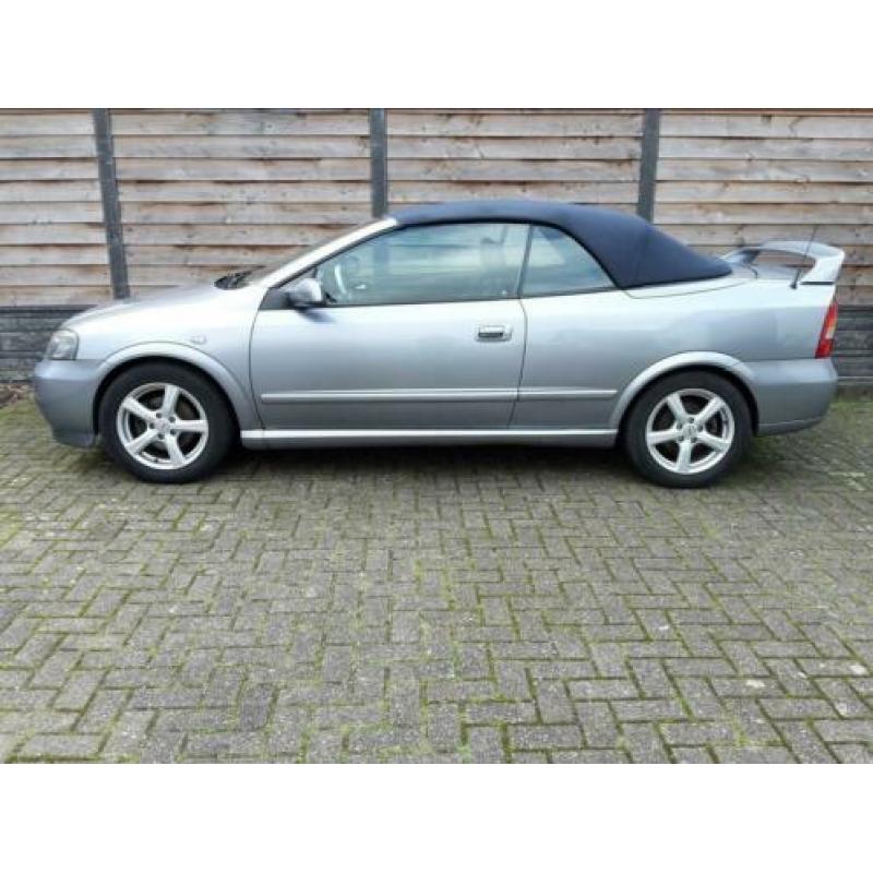Opel Astra 1.8 16V FULL OPTION MET NIEUWE SOFTTOP