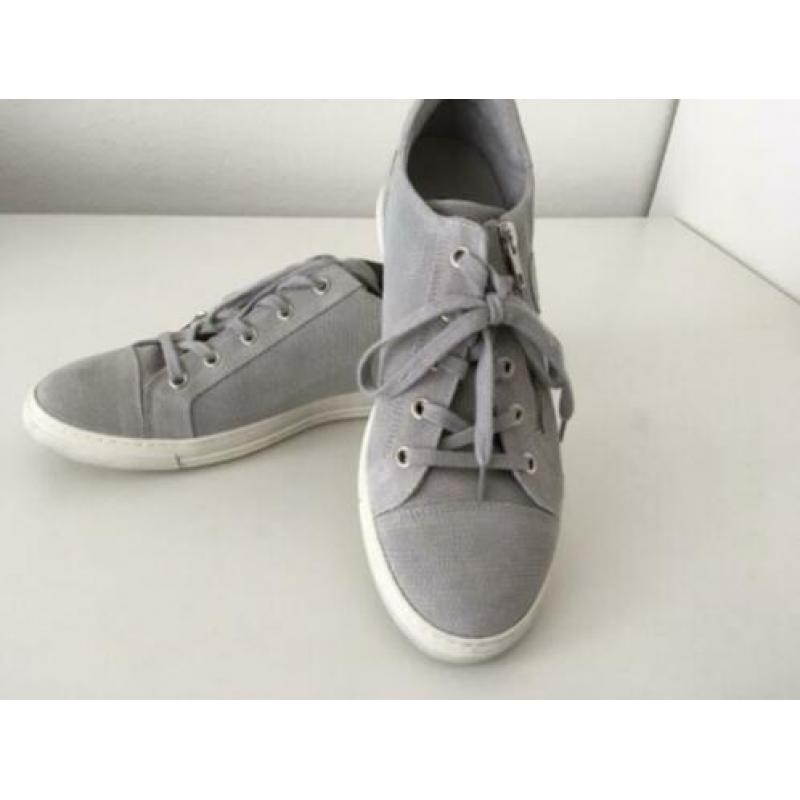 AQA sneakers