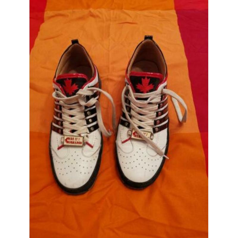 Origineel Dsquared maat 43.
