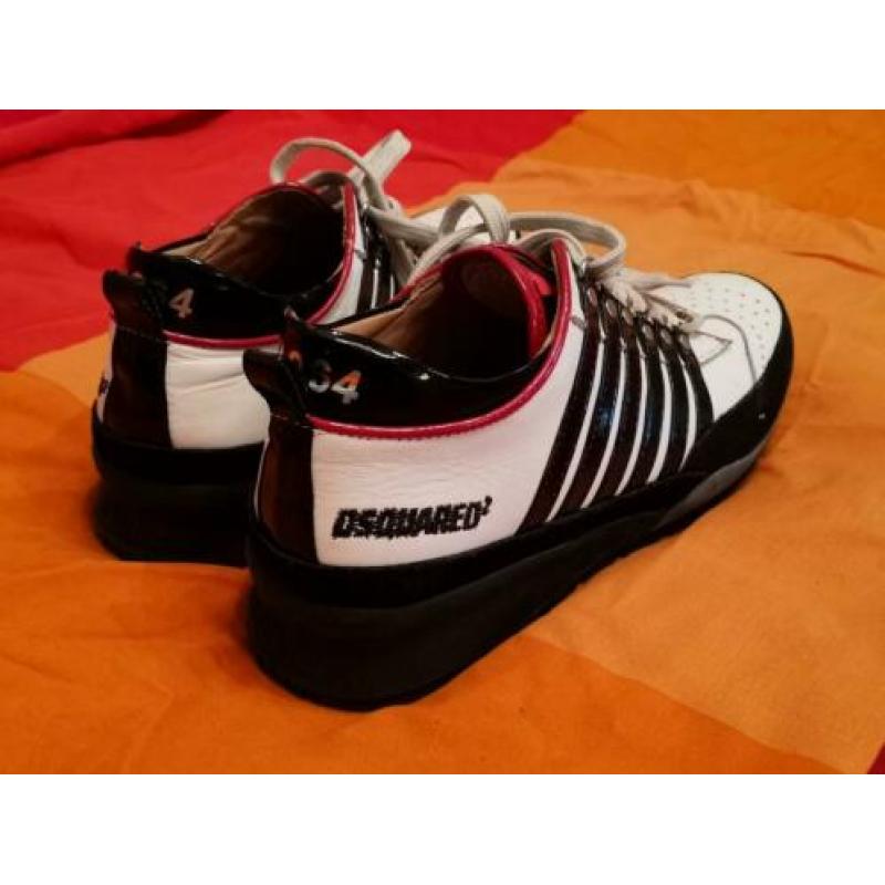 Origineel Dsquared maat 43.