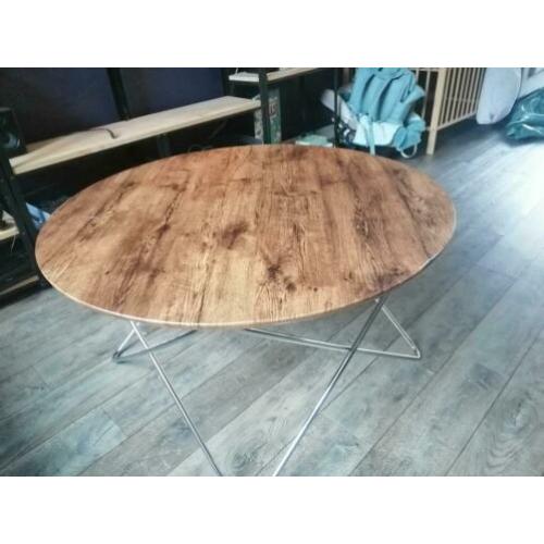 Moderne ronde houten salontafel