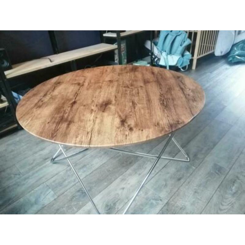 Moderne ronde houten salontafel