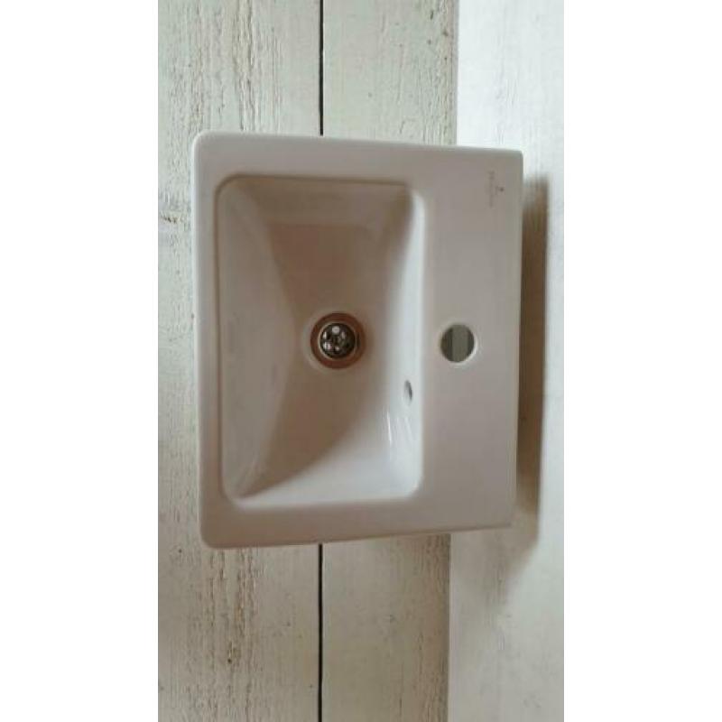 VIlleroy & boch wasbak compleet met kraan en sifon