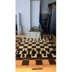 Te koop schaakspel