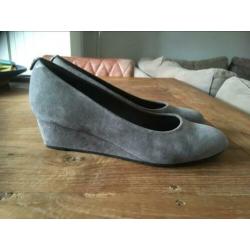 Grijze pumps maat 36