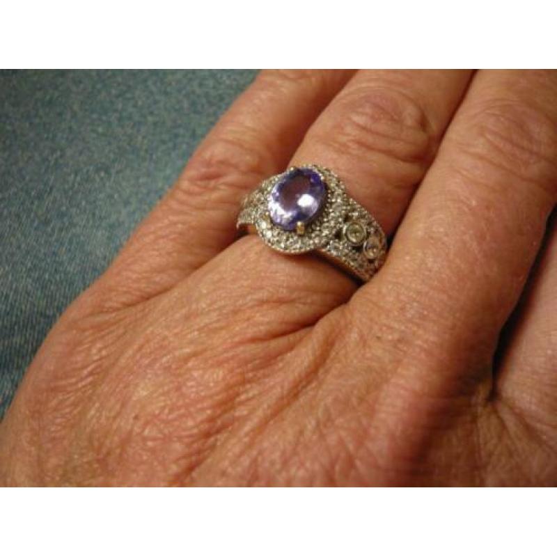 Ring 9kt goud met Tanzaniet Deluxe VVS 1,3 ct mt 16,5