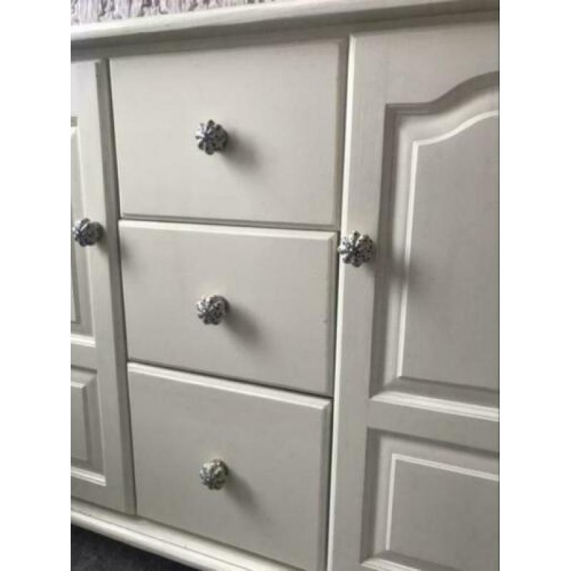 Massief Houten Brocante Commode met plankje