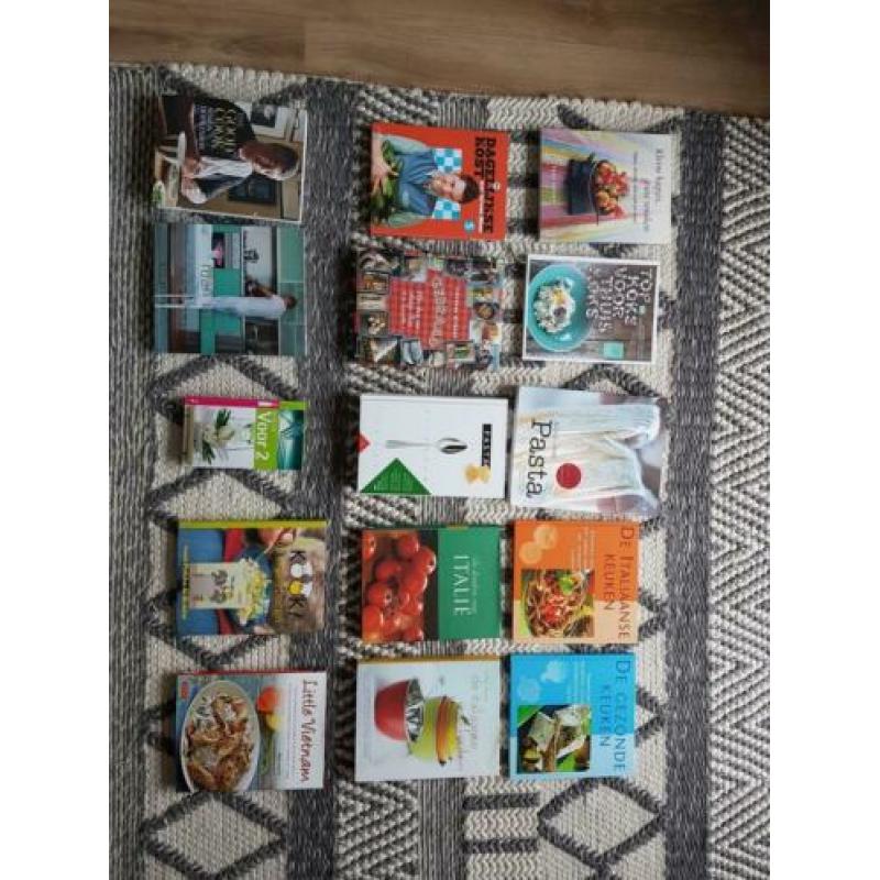 Diverse kookboeken, o.a. Italiaans, tapas, vietnamees