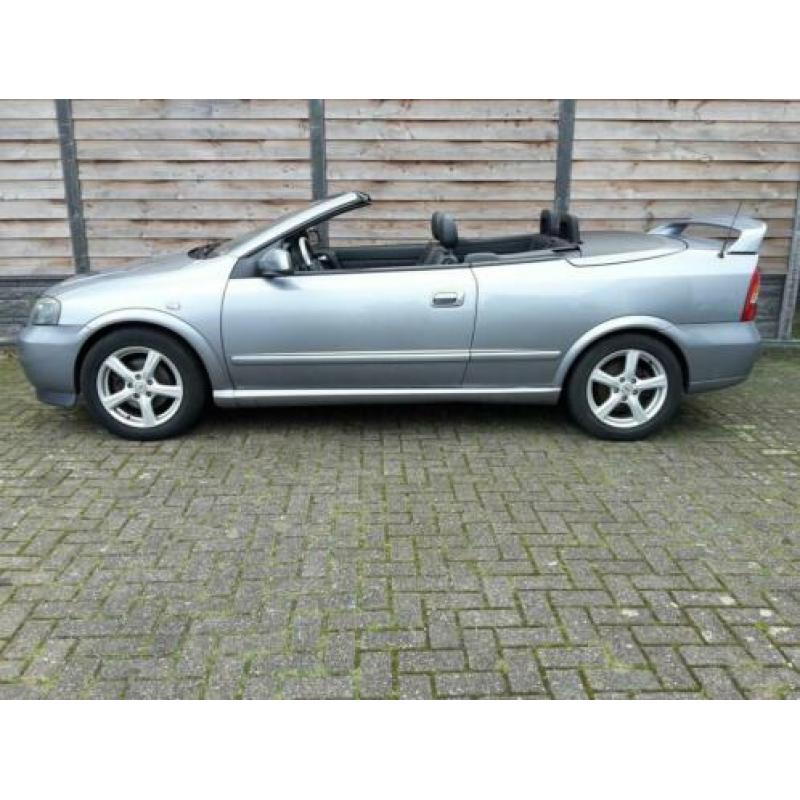 Opel Astra 1.8 16V FULL OPTION MET NIEUWE SOFTTOP