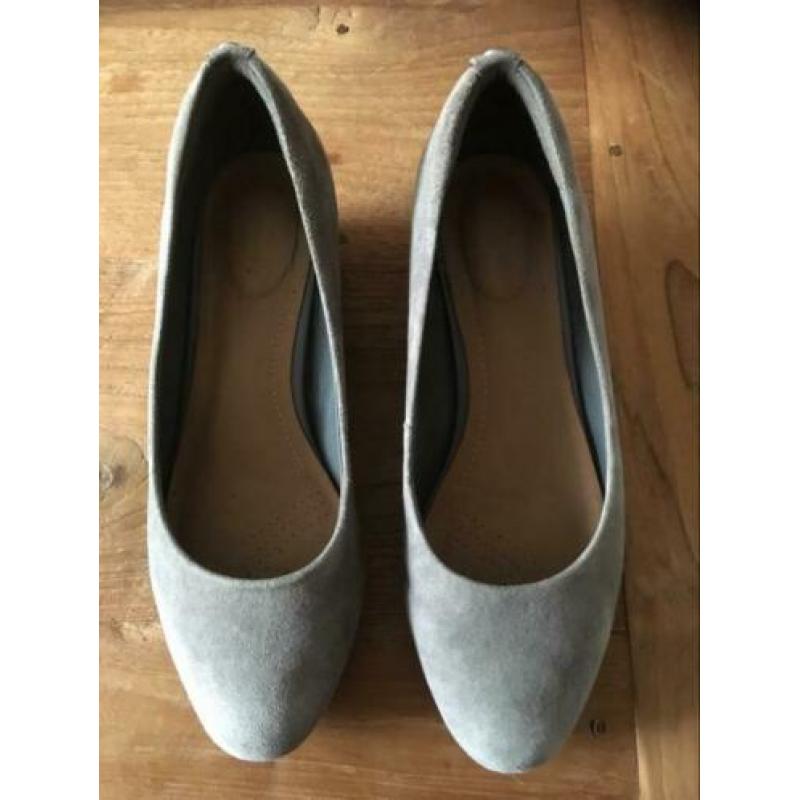Grijze pumps maat 36