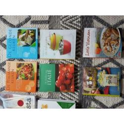 Diverse kookboeken, o.a. Italiaans, tapas, vietnamees