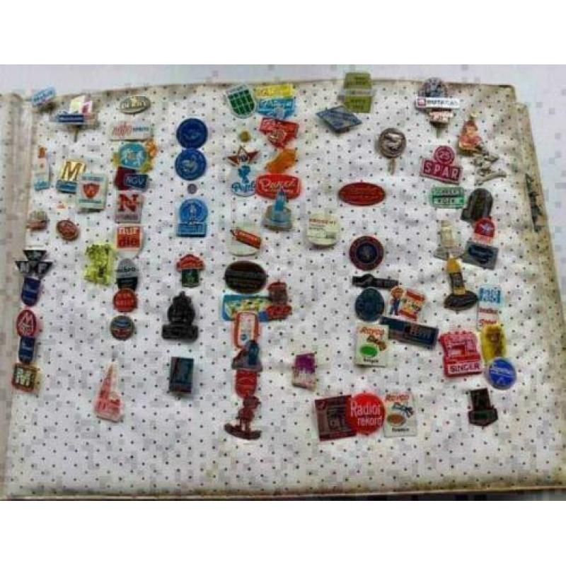 Speldjes album met ca 330 pins speldjes merken van toen & nu