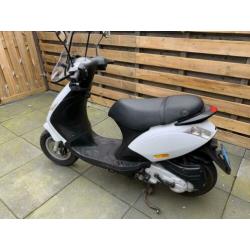 Piaggio Zip Snor nieuwstaat!