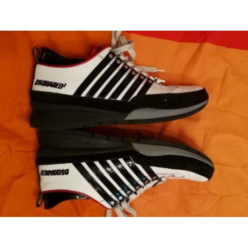 Origineel Dsquared maat 43.