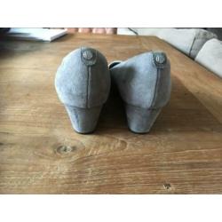 Grijze pumps maat 36