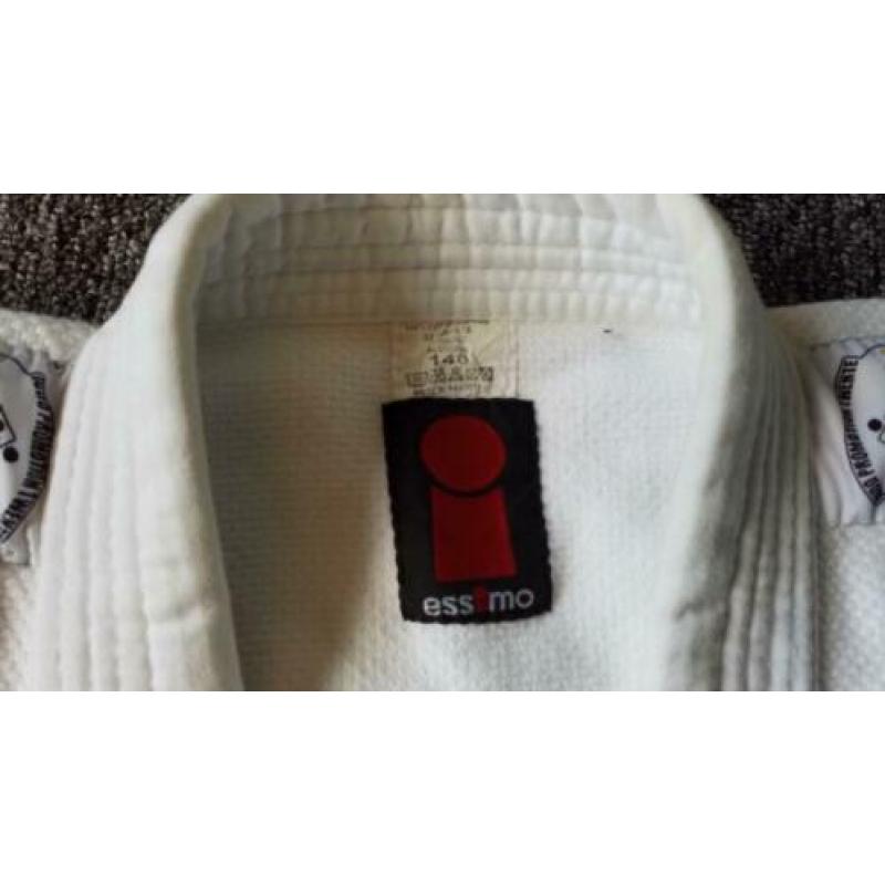 Judopak 130 en 140. Per stuk €10,00