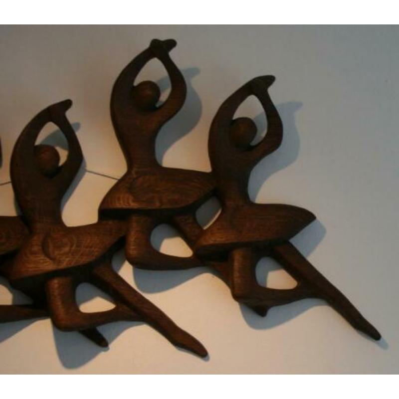 Hout snijwerk van Roland Batz