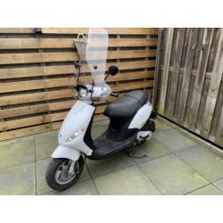 Piaggio Zip Snor nieuwstaat!