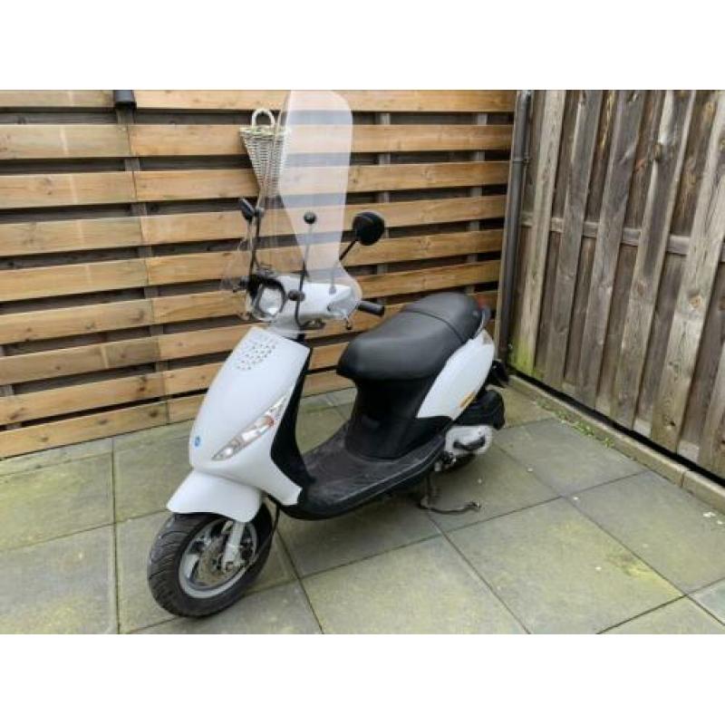 Piaggio Zip Snor nieuwstaat!