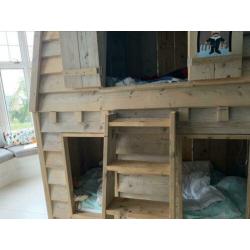 Steigerhout stapelbed huisje