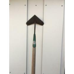 Te koop schoffel.