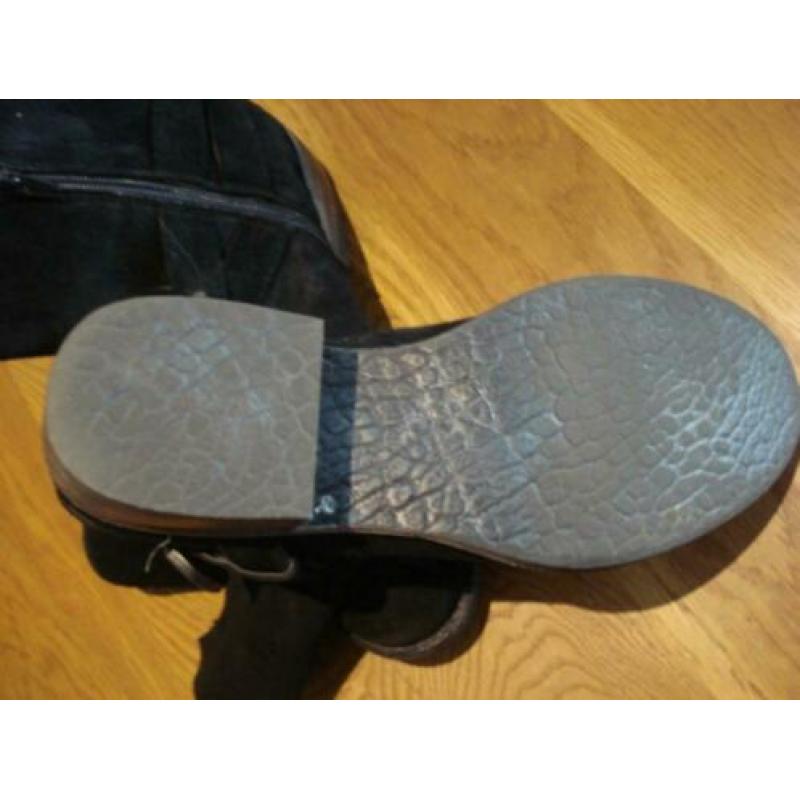 Bijna nieuwe suede laarsjes v. F+ maat 38