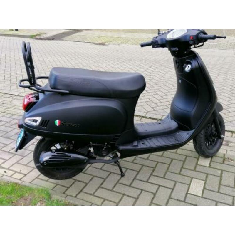 Senzo riva lux 2019 euro4 met slechts 447km