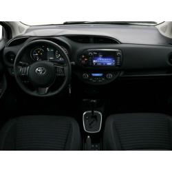 Toyota Yaris 1.5 Hybrid Design | Pre crash safety system | L