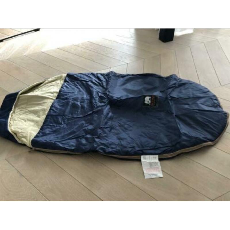 Deryan babybox incl. 2 opblaasbare matrasjes en slaapzak