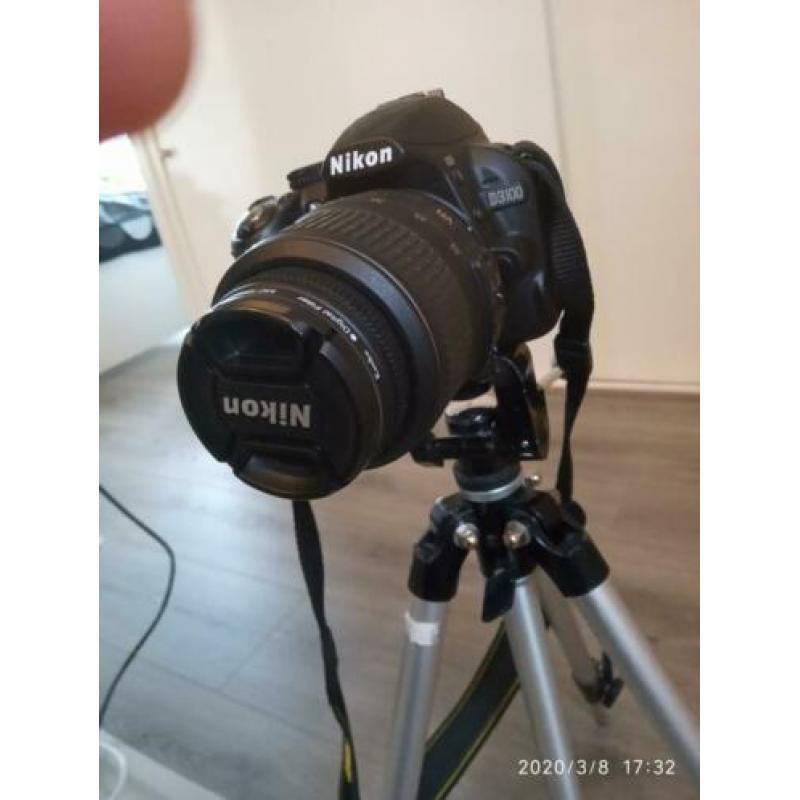 nikon d3100 met lens en andere extras (nooit gebruikt)