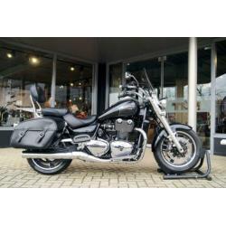 Triumph THUNDERBIRD COMMANDER (bj 2014)