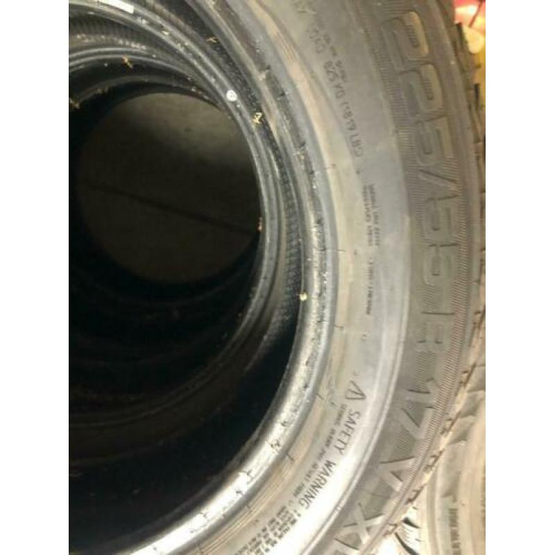 Partij autobanden 16 17 18 19 inch 30 banden