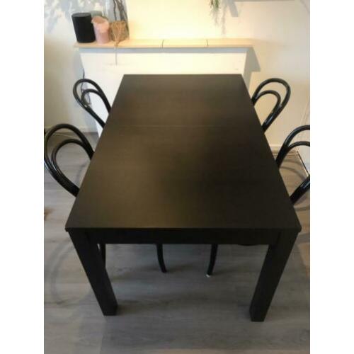 Eettafel 140x84x75 inclusief 4 stoelen