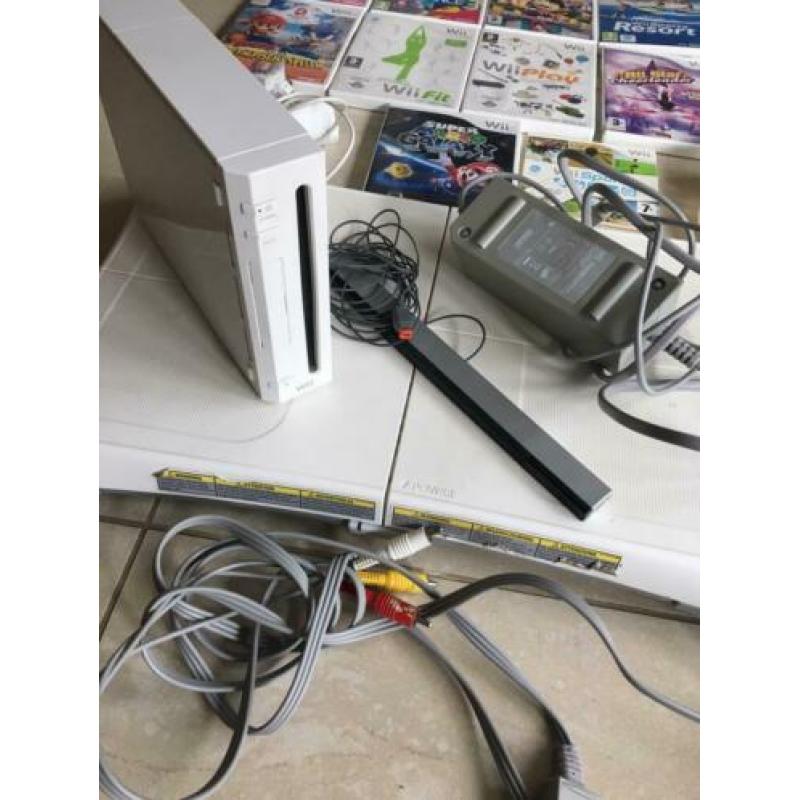 Nintendo Wii compleet met balance board en spellen