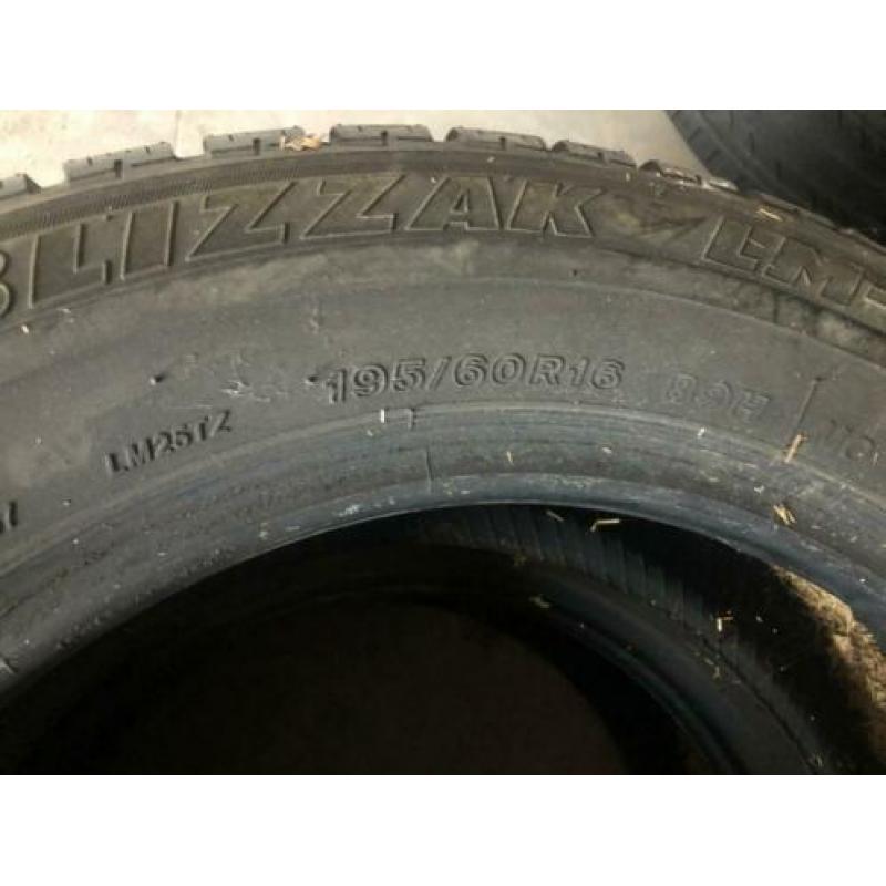 Partij autobanden 16 17 18 19 inch 30 banden