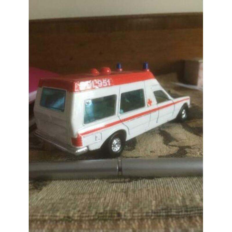 Prachtig mooie corgi ambulance Mercedes