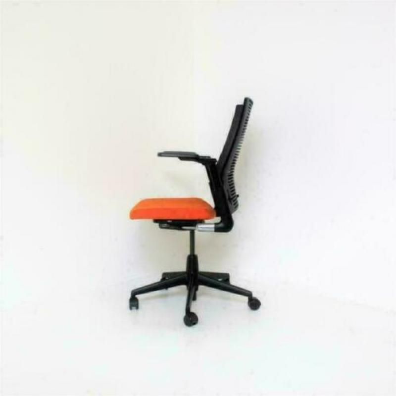 Ahrend 2020: Oranje/Zwart, Bureaustoelen/Burostoelen.