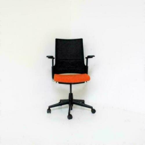 Ahrend 2020: Oranje/Zwart, Bureaustoelen/Burostoelen.